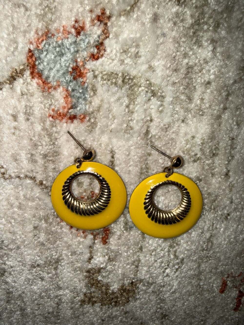 1930s ART DECO BUTTERSCOTCH BAKELITE HOOP DROP EARRINGS - Picture 7 of 7
